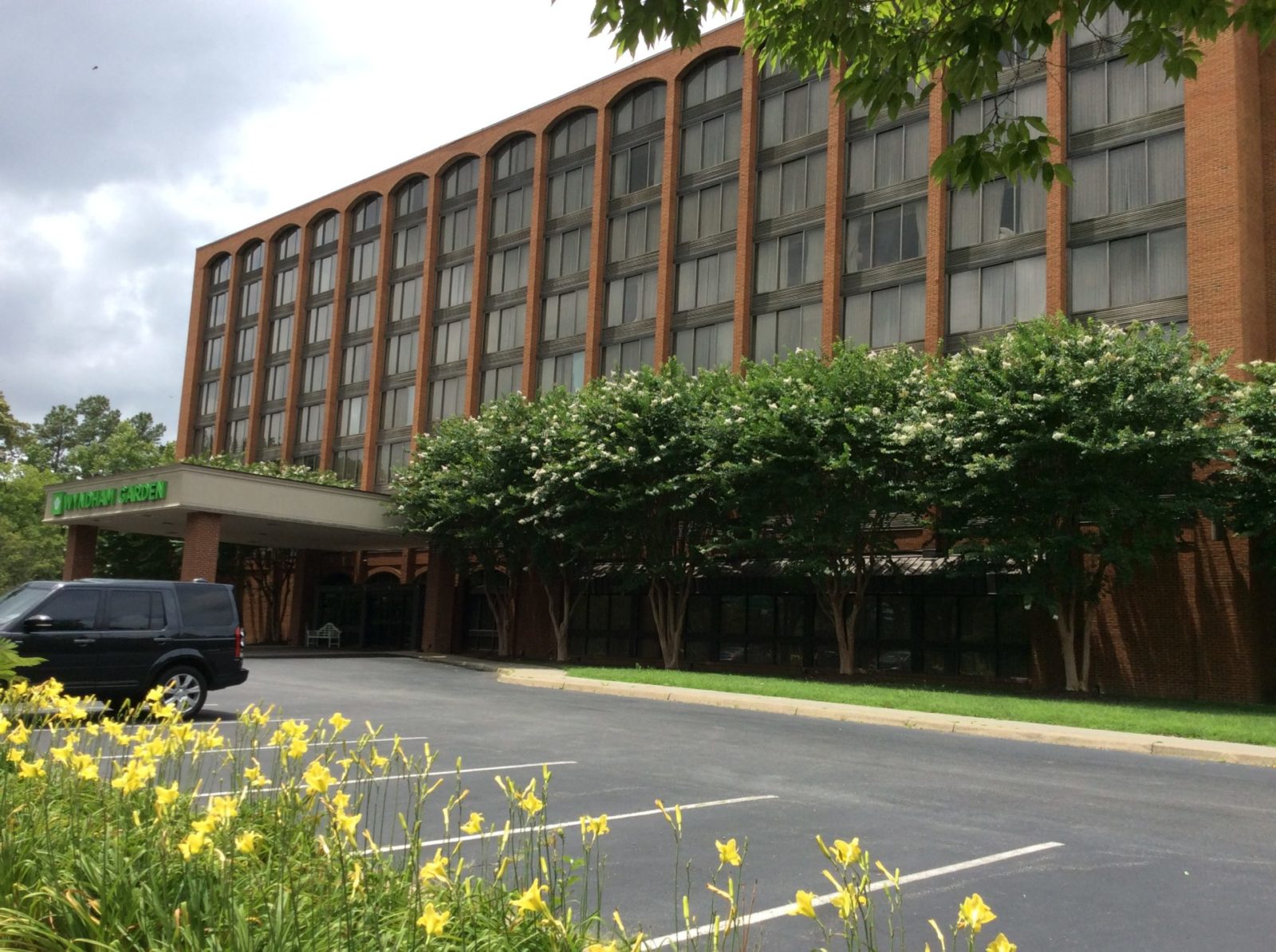 Busch Gardens Williamsburg Hotels With Indoor Pool Fasci Garden