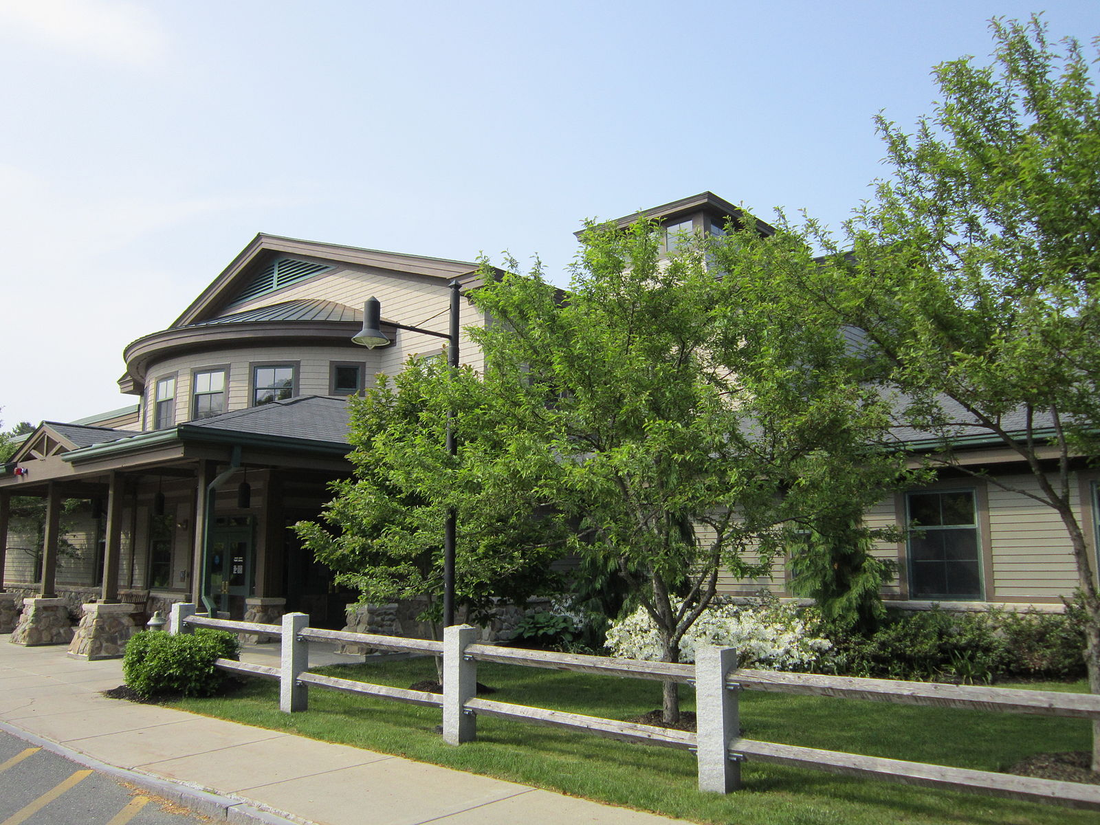 Hamilton Wenham Library Libraries On Waymarking Com